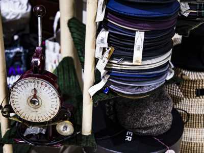 �Risale al 1920 e abbiamo smesso di utilizzarlo una ventina di anni fa - spiegano le sorelle -. Serviva per imprimere le iniziali del proprietario sul cappello, in modo tale che potesse essere riconosciuto con facilit�: un tempo nei luoghi di aggregazione era facile che i copricapo fossero molto simili�